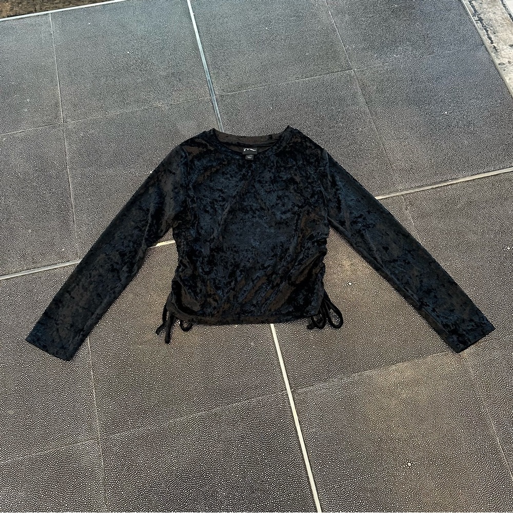 Art Class Girls' Black Side Cinch Long Sleeve T-Shirt. Size S (6/6X) - Picture 4 of 9